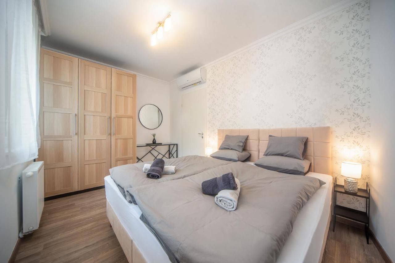Grace Pine Apartment 3 Budapest Exterior photo