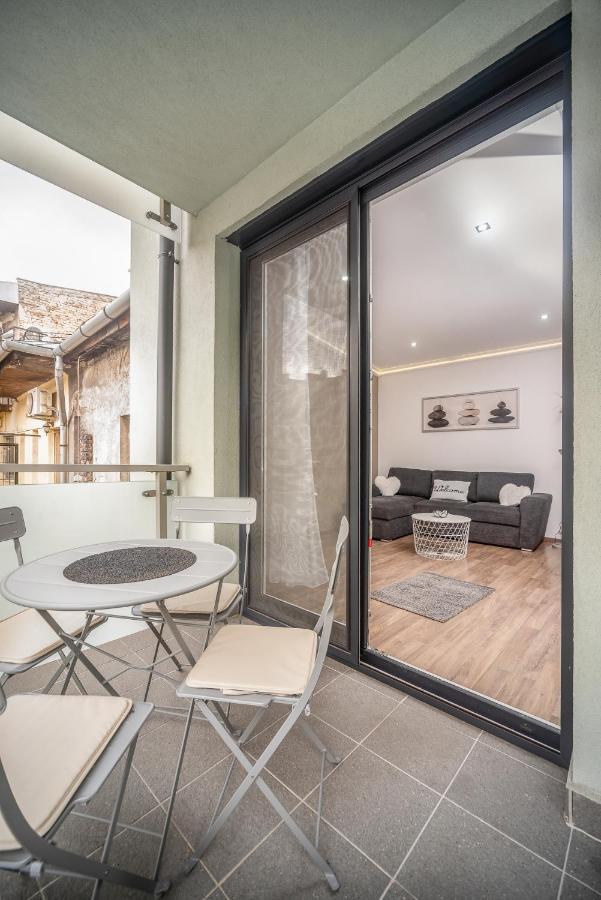 Grace Pine Apartment 3 Budapest Exterior photo